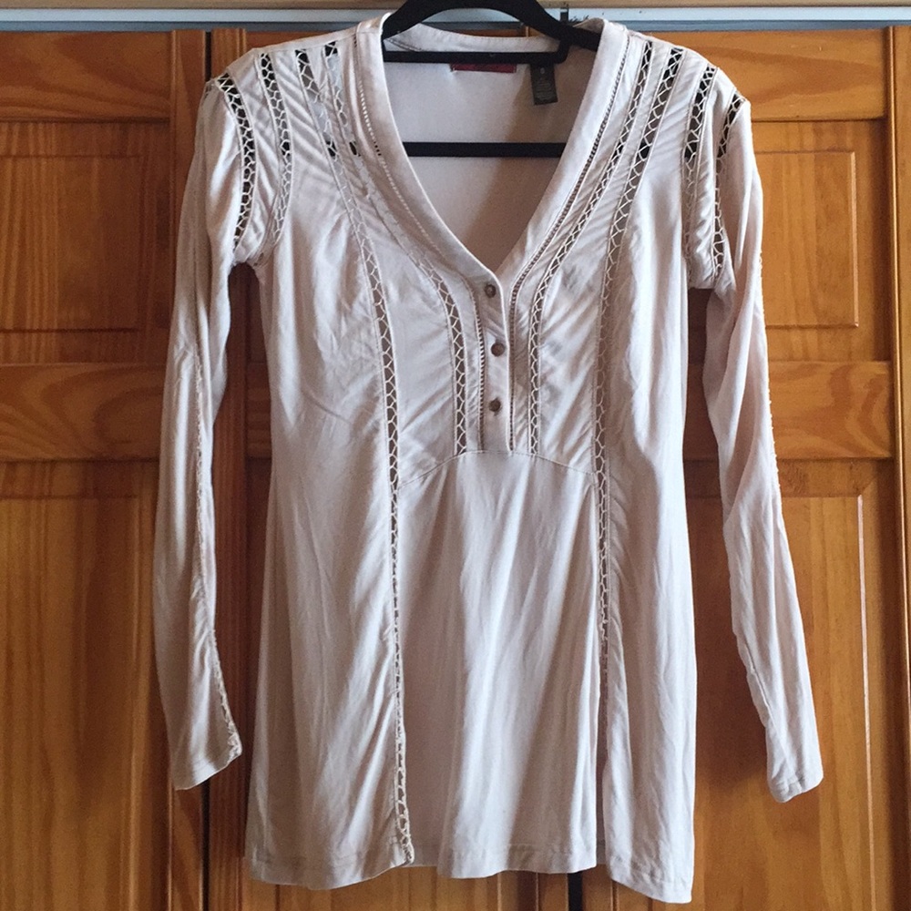 Cream shirt laced stitching top button